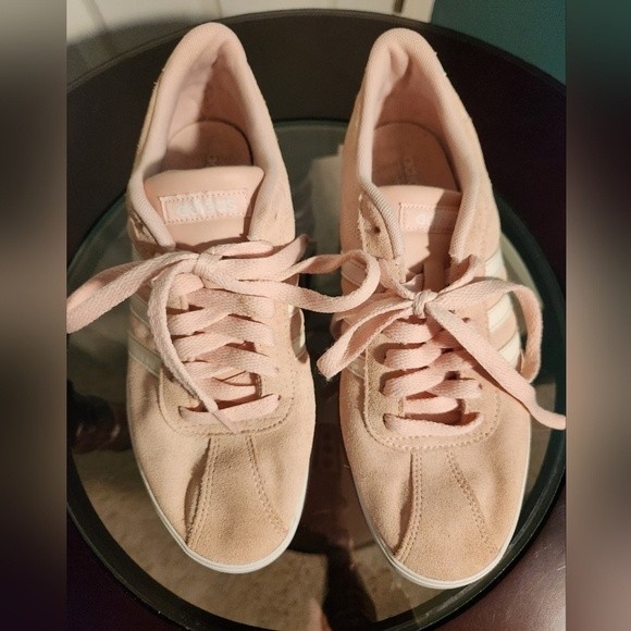 Adidas women's blush suede sneaker Note: small spot - Picture 1 of 8